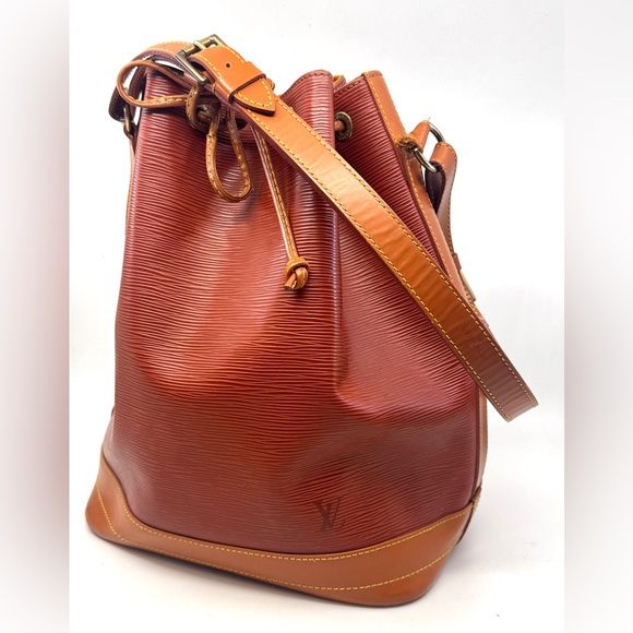 Authentic Louis Vuitton Epi Noe Shoulder Bag, Brown color  M44028 - Picture 1 of 17